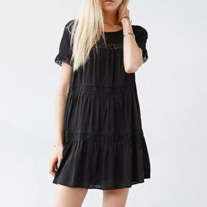 Alice & UO Eleonora Crochet Inset Dress (Black)
